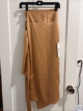 NWT Never Fully Dressed Gold Jaspre Skirt